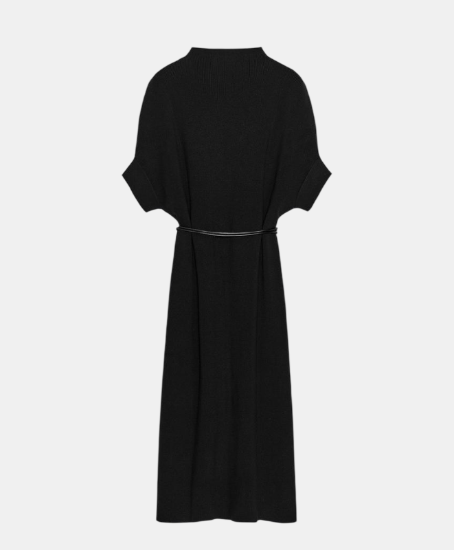 Robe en maille avec ceinture